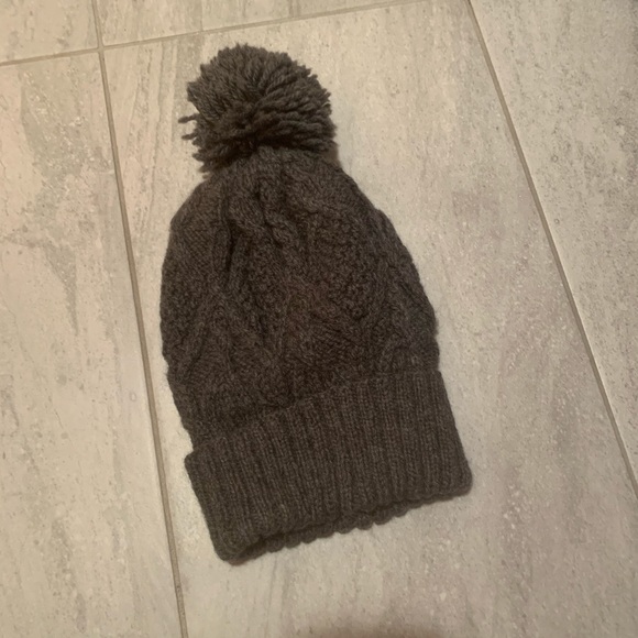 Gray beanie/toque never worn - Picture 1 of 1